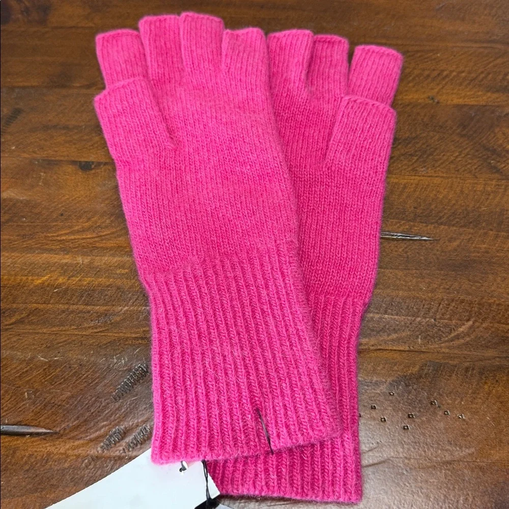 Saks Fifth Avenue Pink Cashmere Gloves